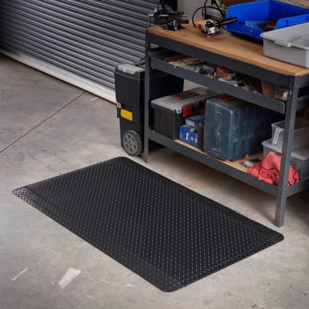 Diamond Plate Conductive Anti-Fatigue Mat with Ground Cord - Image 5