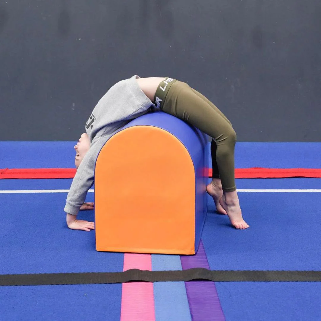 Mailbox-Shaped Tumbling Mat - Image 12
