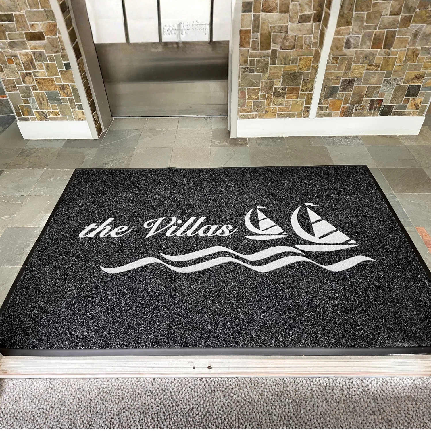 Metropolis Inlaid Logo Entrance Mat - Image 4