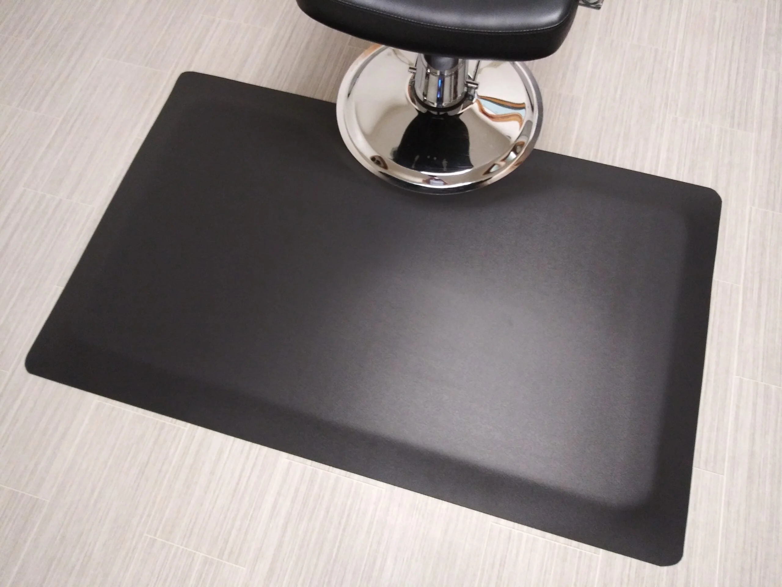 Vegas Heel Proof Salon Mats (with Circle Cut Out) - Image 3
