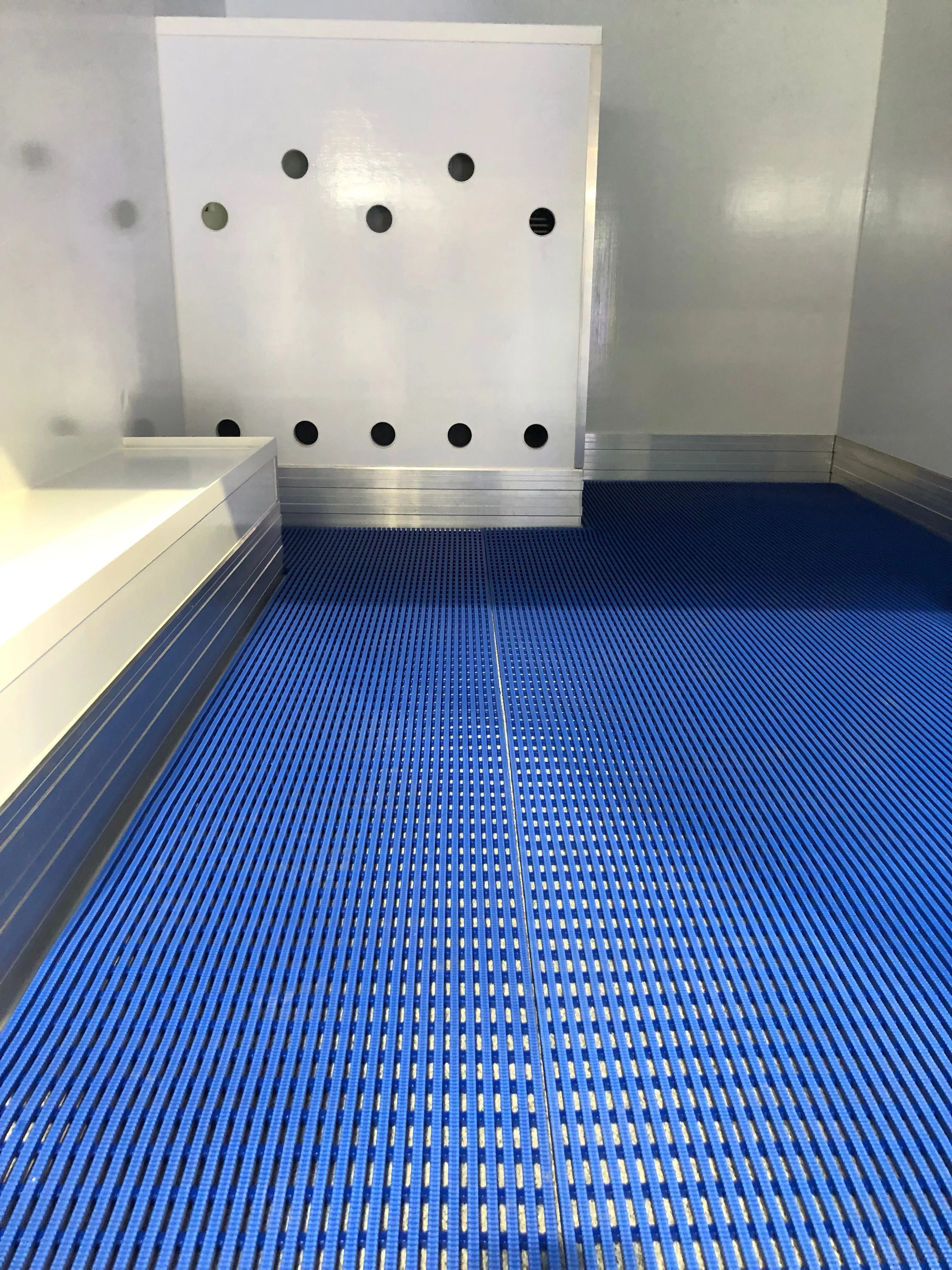 Vynagrip Safety Drainage Matting - Image 3